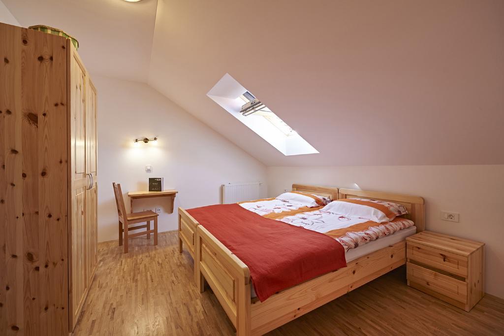 Apartments Organic Tourist Farm Gradisnik Prevalje Exterior photo